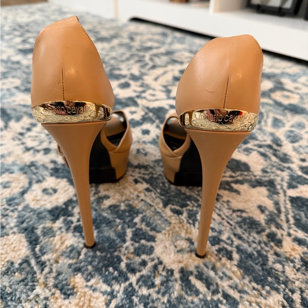 Pre Owned Roberto Cavalli Tan and Gold Stilettos SZ 38 No Straps